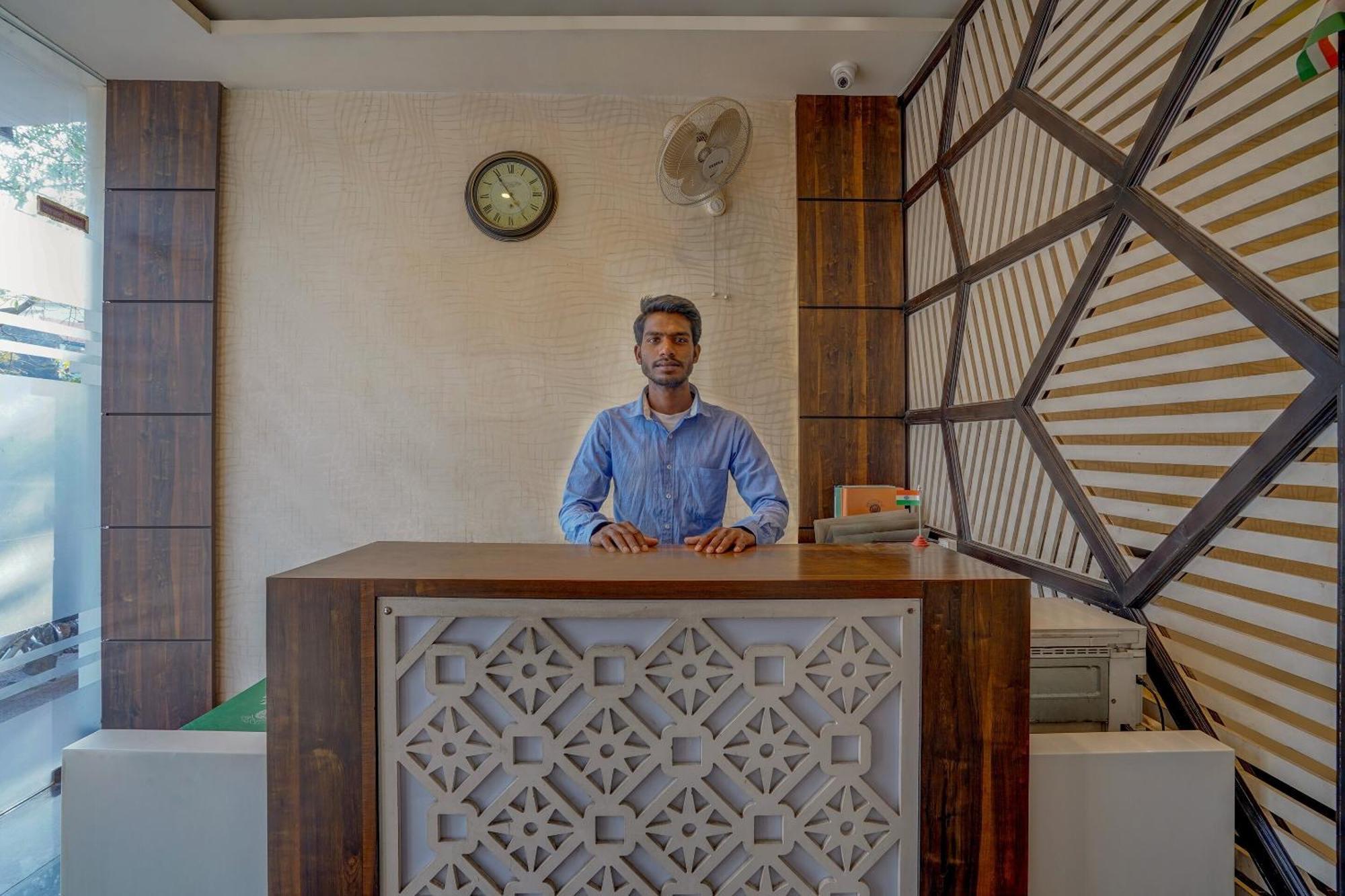Super Hotel O Traveller Inn Lucknow Bagian luar foto