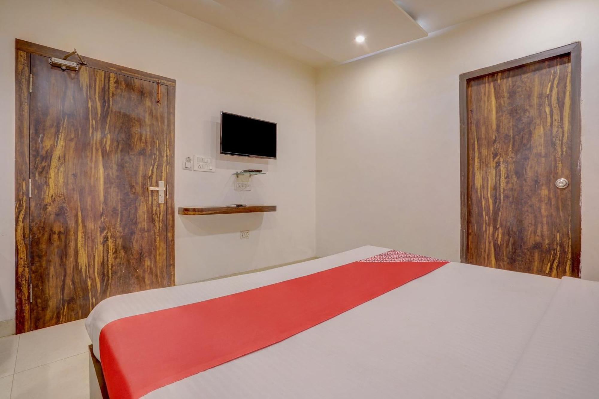 Super Hotel O Traveller Inn Lucknow Bagian luar foto