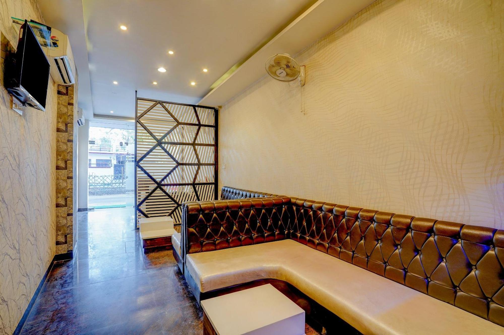 Super Hotel O Traveller Inn Lucknow Bagian luar foto